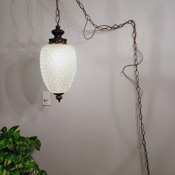 Elegant Hanging Pendant Light